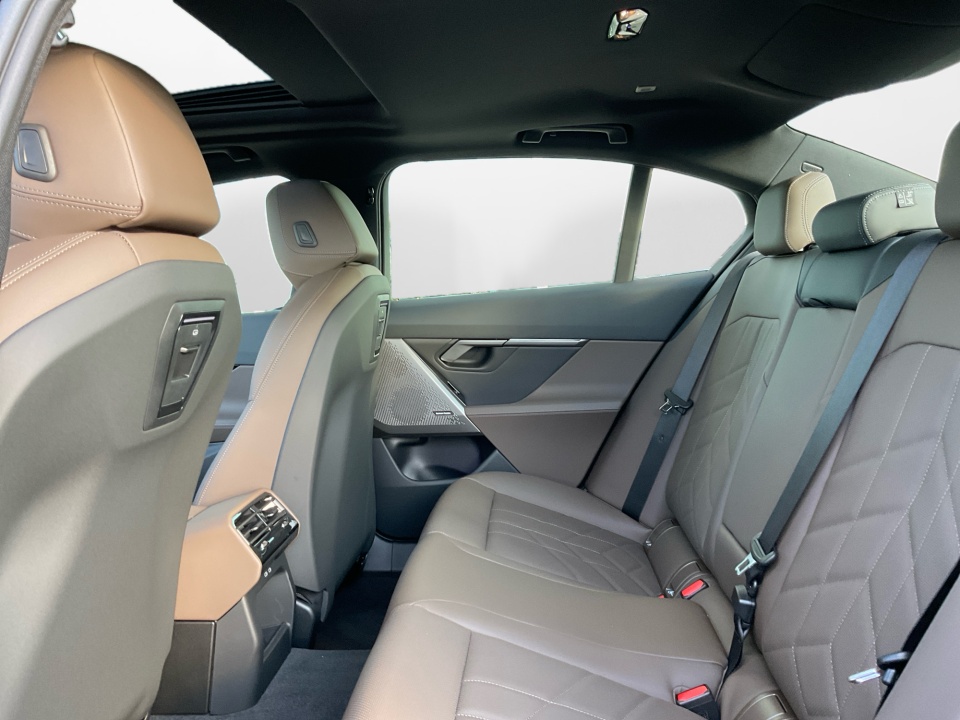 WBA53FJ03TCX06720 2026 BMW 5 Series 530i xDrive