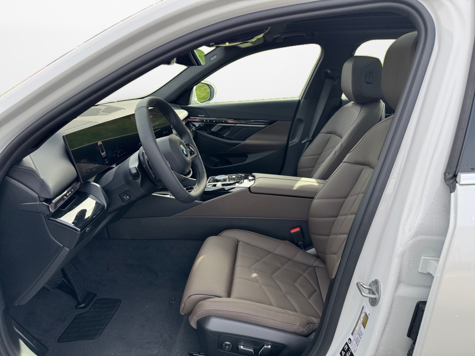 WBA53FJ05TCX59838 2026 BMW 530i xDrive