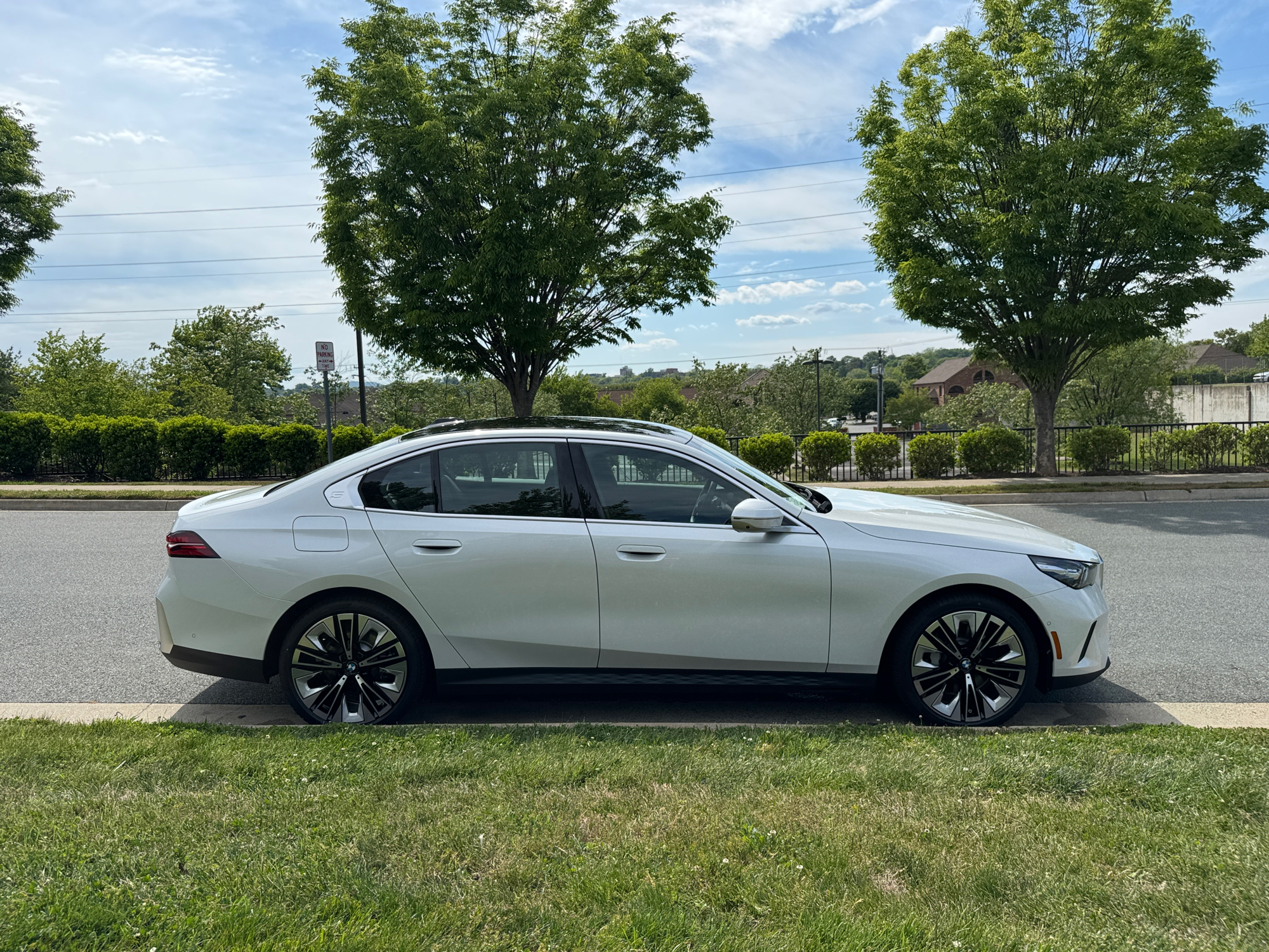 WBA53FJ06VCX84332 2027 BMW 5 Series 530i xDrive
