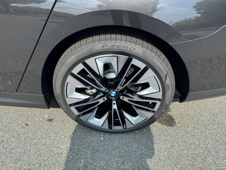WBA53FJ06VCY31925 2027 BMW 5 Series 530i xDrive