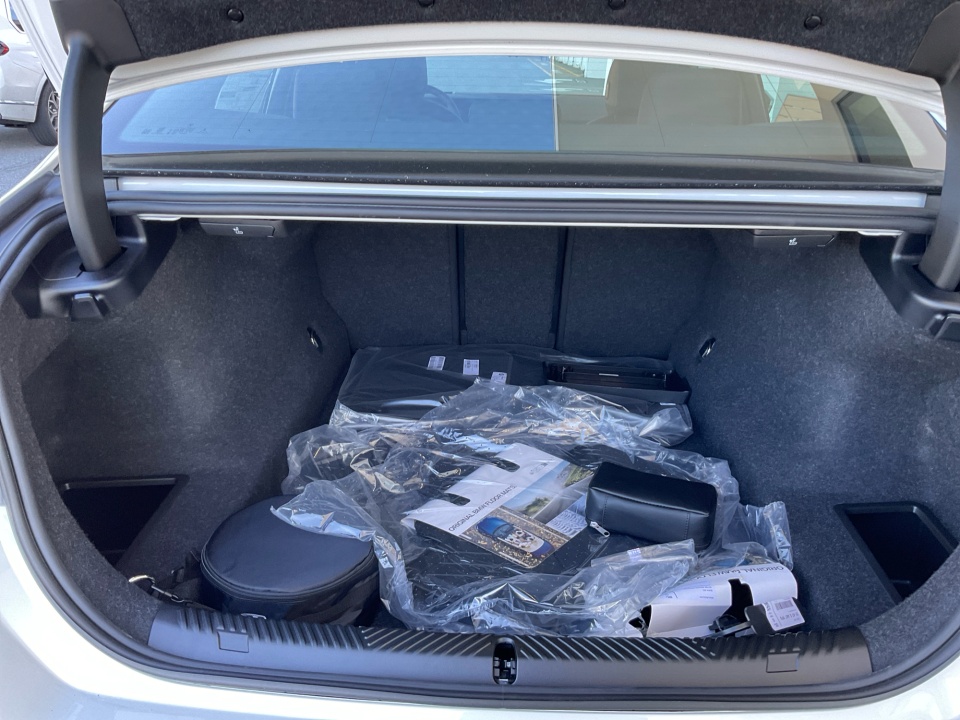 WBA53FJ0XTCX06326 2026 BMW 5 Series 530i xDrive