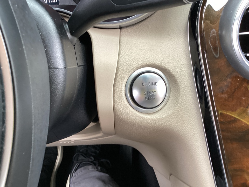 WDC0G4JB5HV002046 2017 Mercedes-Benz GLC 300 4MATIC