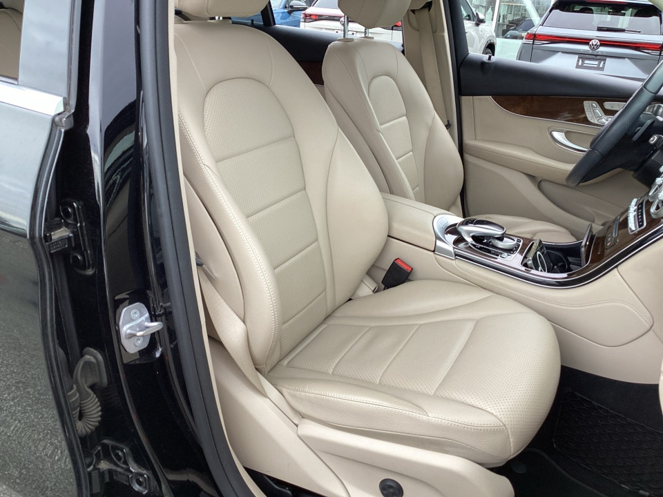 WDC0G4JB5HV002046 2017 Mercedes-Benz GLC 300 4MATIC