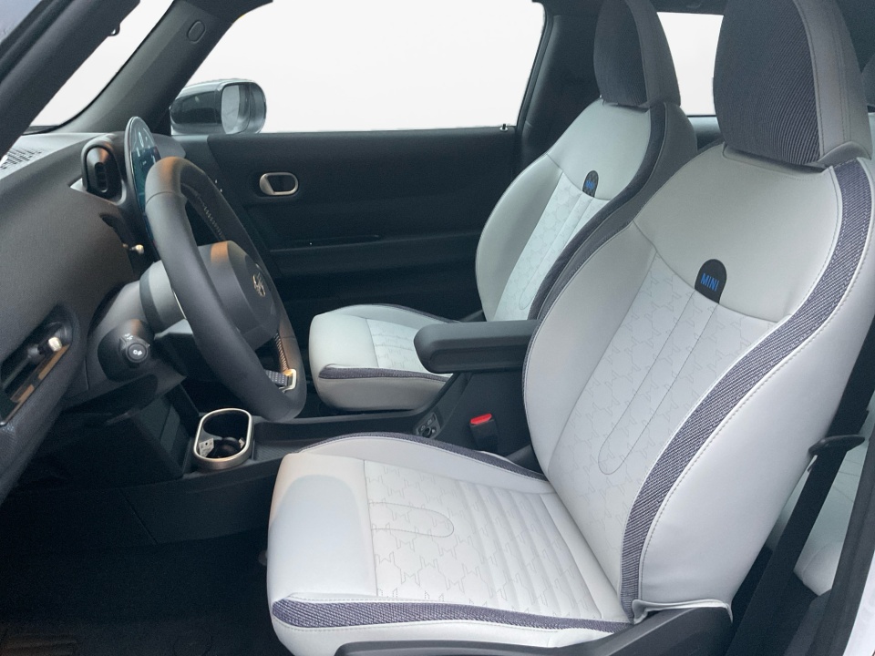 WMW13GD02T2Y07141 2026 MINI Hardtop 2 Door Cooper Oxford Edition