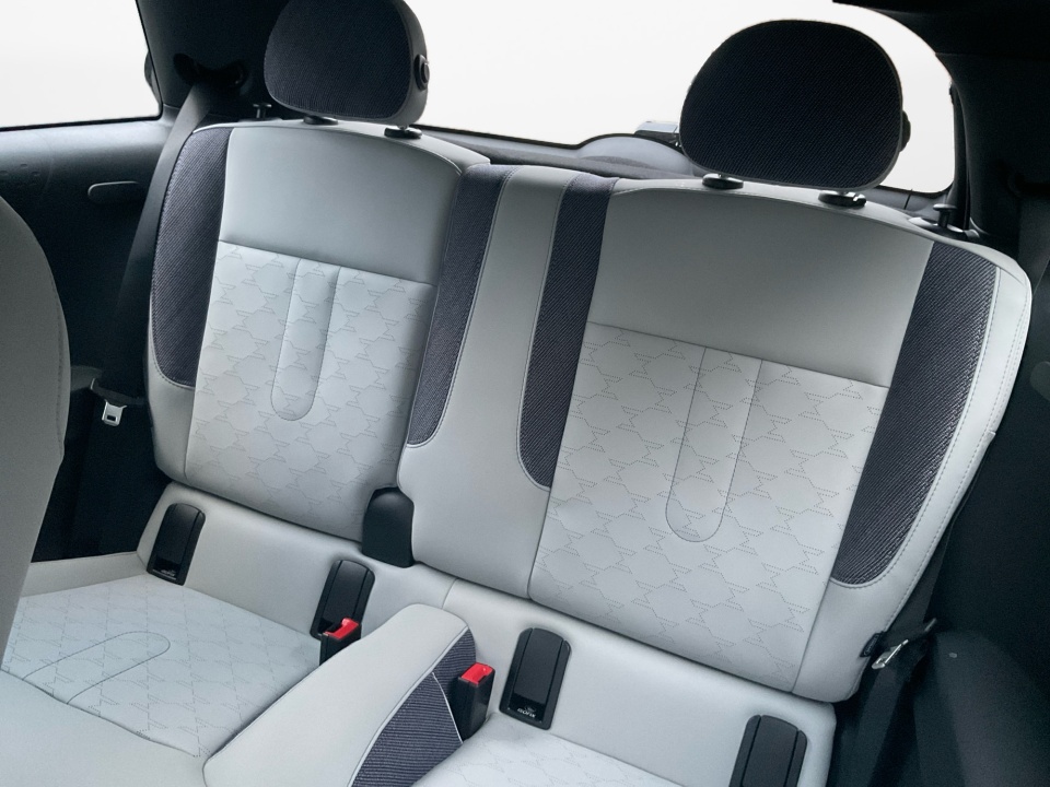 WMW13GD02T2Y07141 2026 MINI Hardtop 2 Door Cooper Oxford Edition