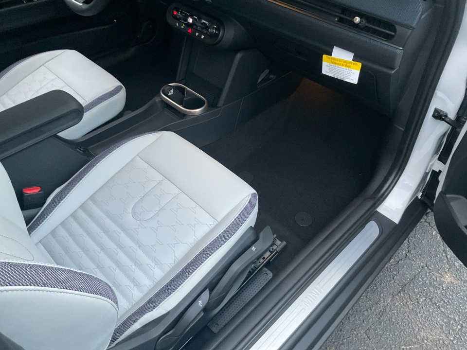 WMW13GD02T2Y07141 2026 MINI Hardtop 2 Door Cooper Oxford Edition