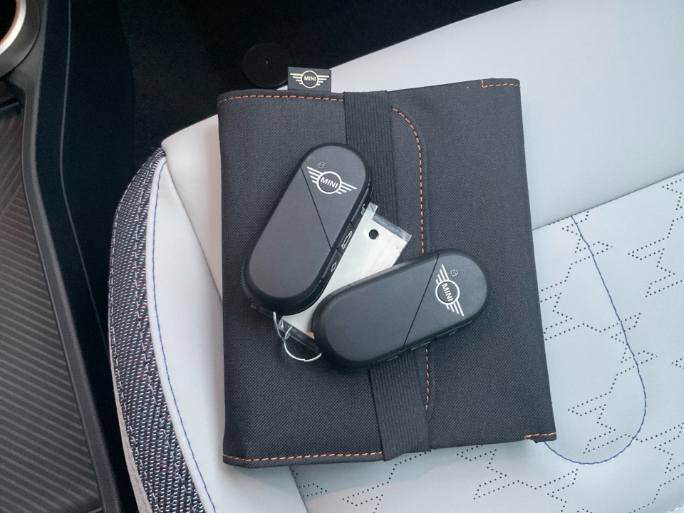 WMW13GD02T2Y07141 2026 MINI Hardtop 2 Door Cooper Oxford Edition