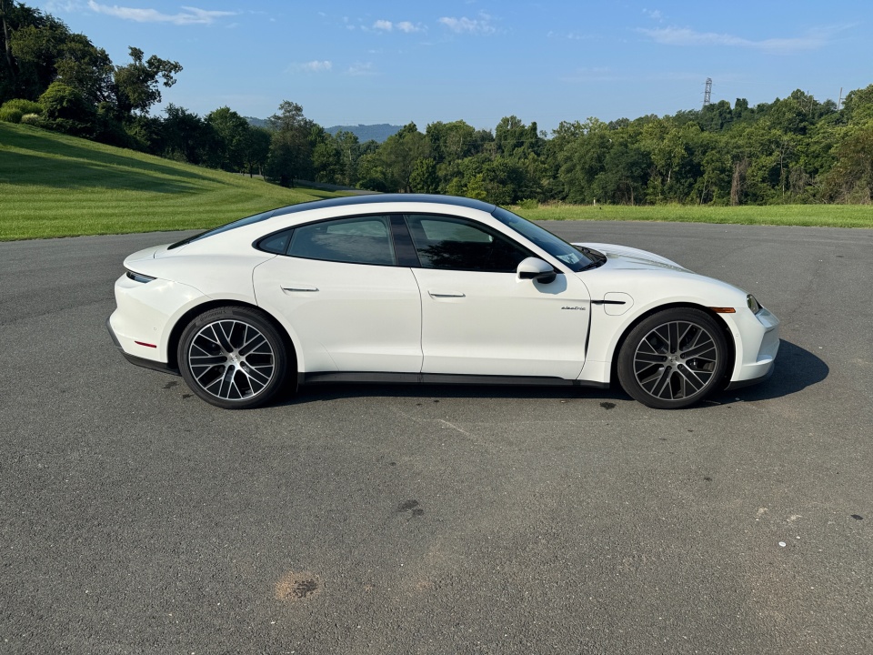 WP0AA2Y18SSA11266 2025 Porsche Taycan