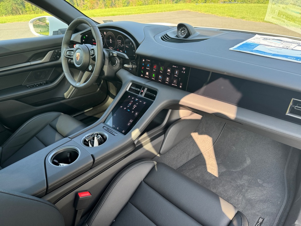 WP0AA2Y18SSA11266 2025 Porsche Taycan