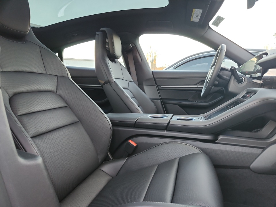 WP0AA2Y18SSA11266 2025 Porsche Taycan