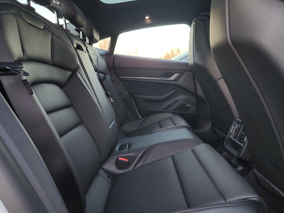 WP0AA2Y18SSA11266 2025 Porsche Taycan