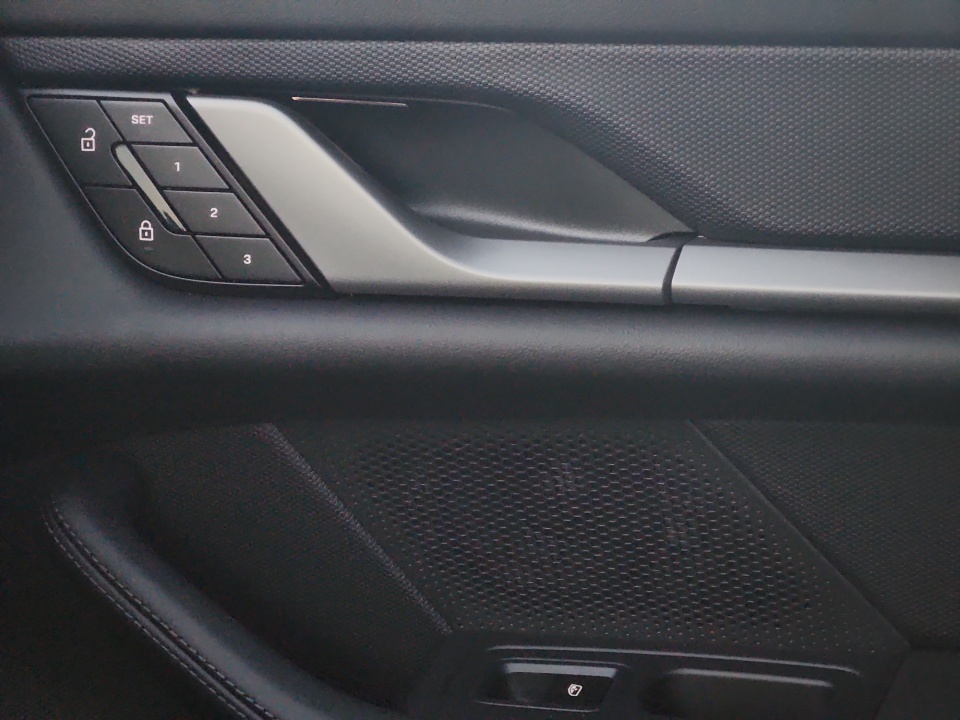 WP0AA2Y18SSA11266 2025 Porsche Taycan