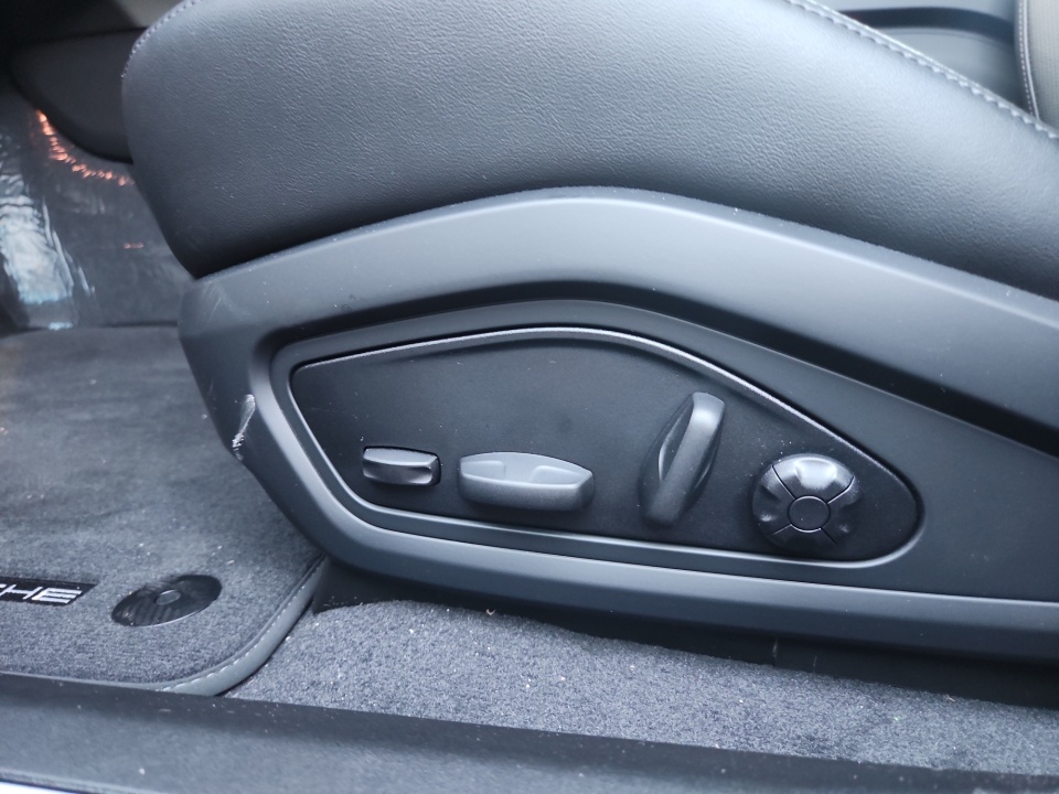 WP0AA2Y18SSA11266 2025 Porsche Taycan