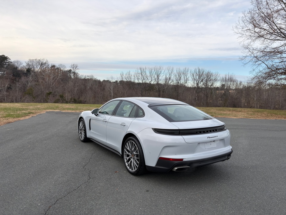 2026 Porsche Panamera 4