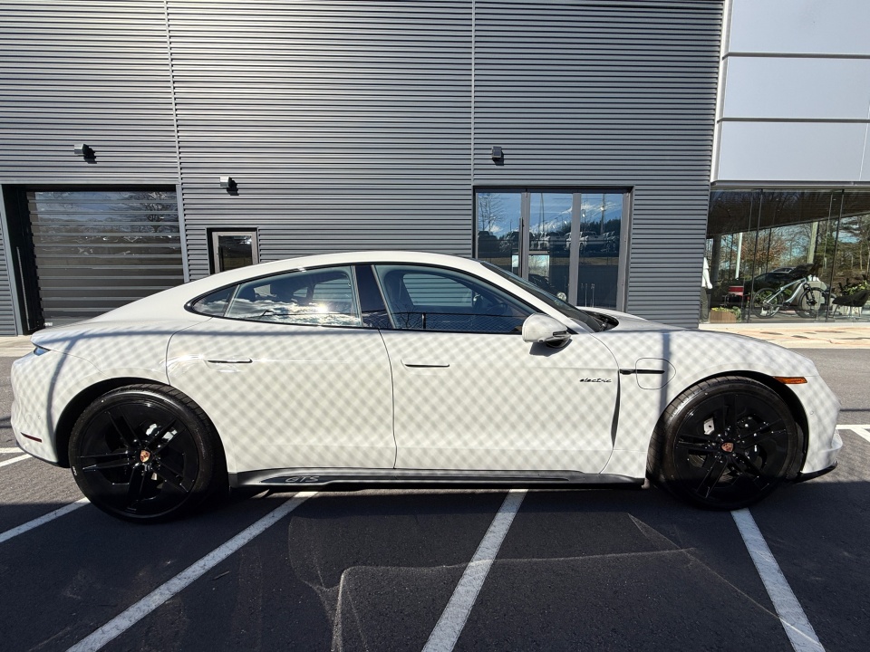 WP0AD2Y19TSA36136 2026 Porsche Taycan GTS