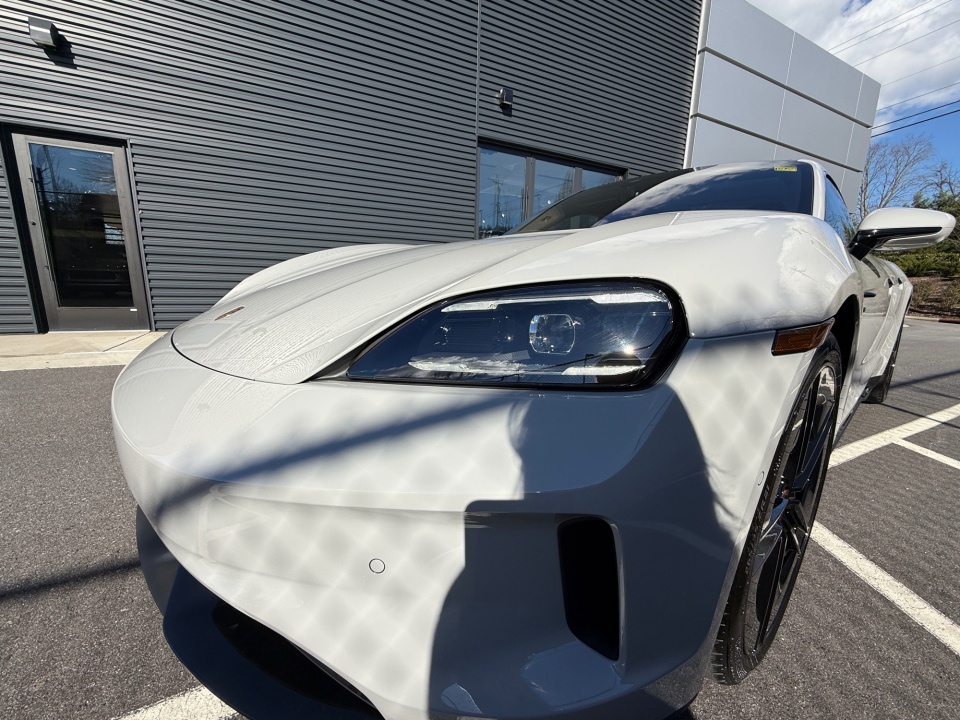 WP0AD2Y19TSA36136 2026 Porsche Taycan GTS