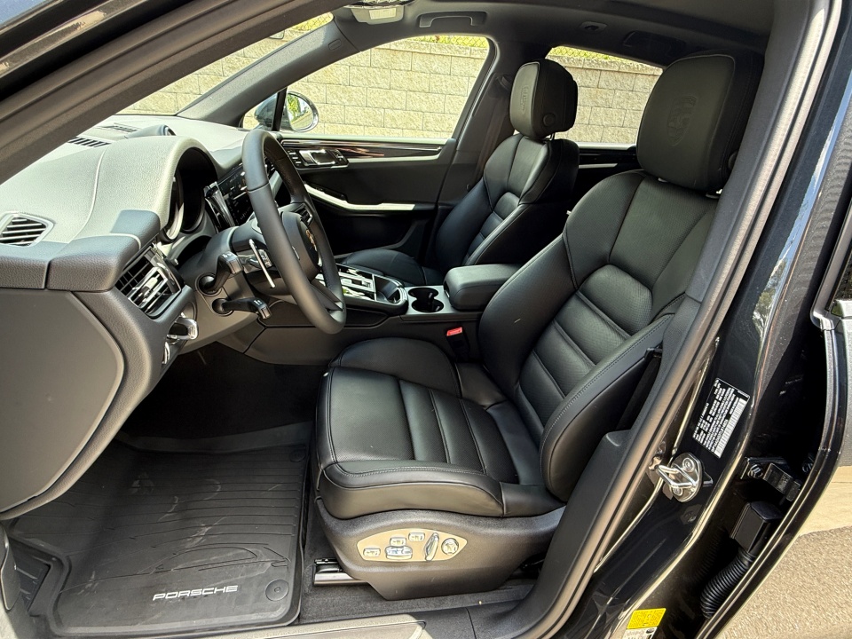 WP1AA2A53TLB14826 2026 Porsche Macan T