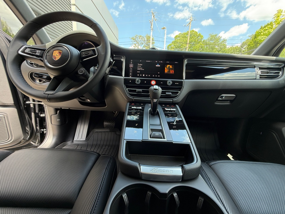 WP1AA2A53TLB14826 2026 Porsche Macan T