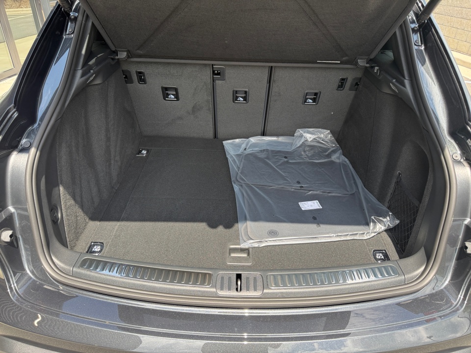 WP1AA2A53TLB14826 2026 Porsche Macan T