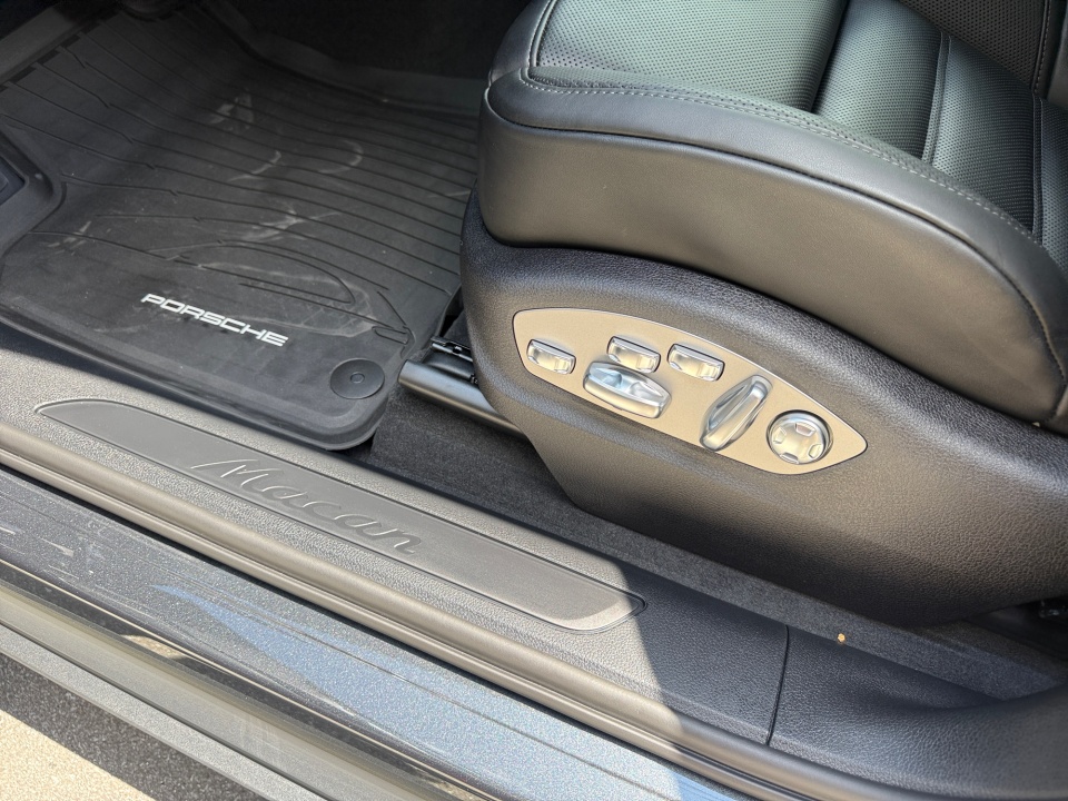 WP1AA2A53TLB14826 2026 Porsche Macan T