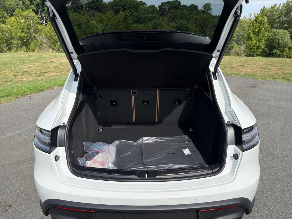 WP1AA2A54TLB17461 2026 Porsche Macan T