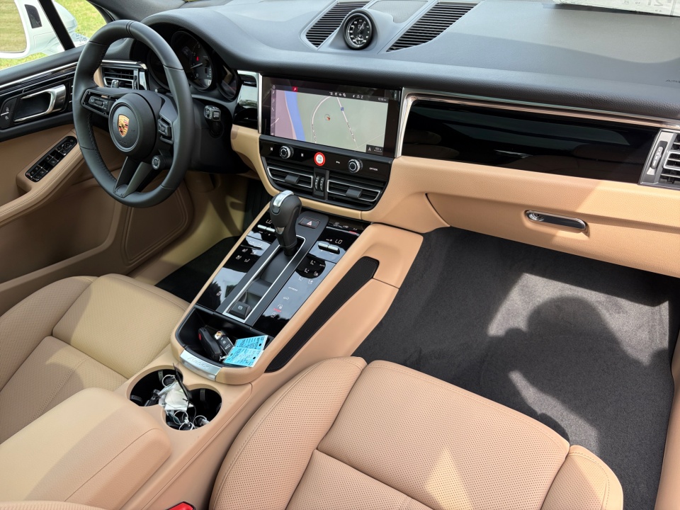 WP1AA2A54TLB17461 2026 Porsche Macan T