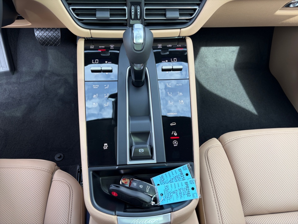 WP1AA2A54TLB17461 2026 Porsche Macan T