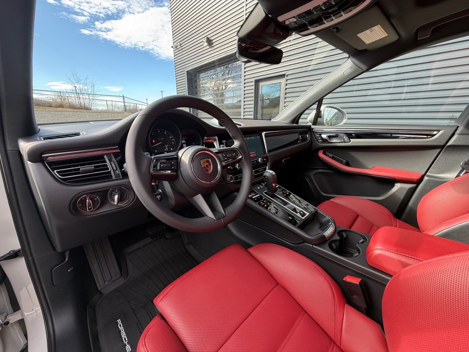 WP1AA2A55TLB06002 2026 Porsche Macan