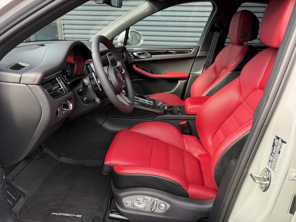 WP1AA2A55TLB06002 2026 Porsche Macan