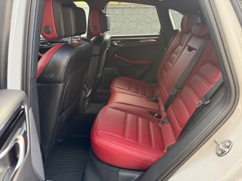 WP1AA2A55TLB06002 2026 Porsche Macan