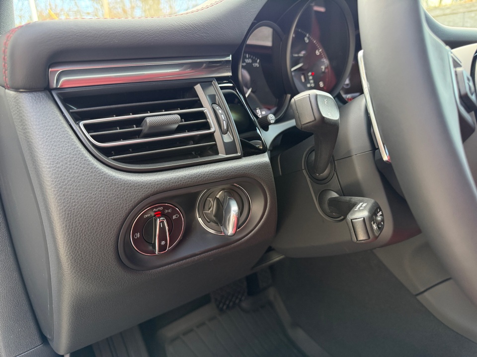 WP1AA2A55TLB06002 2026 Porsche Macan