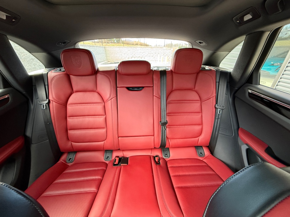 WP1AA2A55TLB06002 2026 Porsche Macan