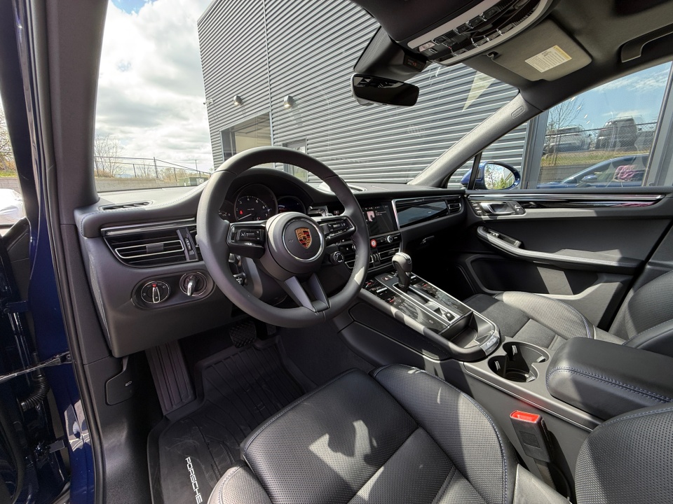 WP1AA2A58TLB10660 2026 Porsche Macan T