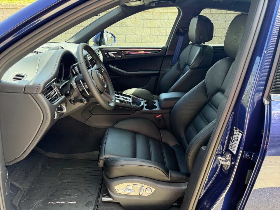 WP1AA2A58TLB10660 2026 Porsche Macan T