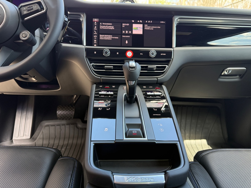 WP1AA2A58TLB10660 2026 Porsche Macan T