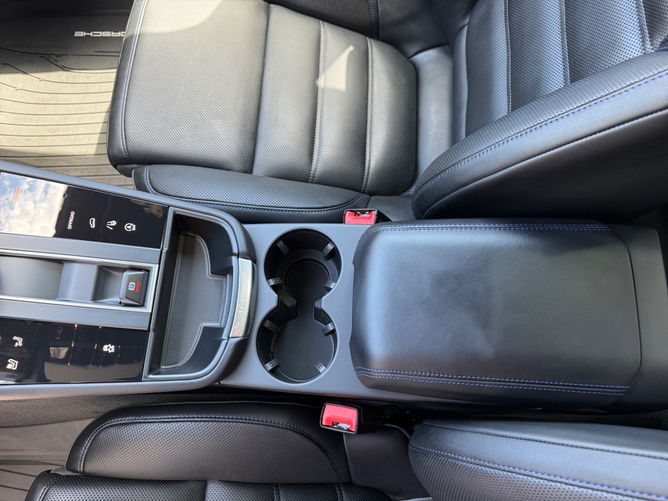 WP1AA2A58TLB10660 2026 Porsche Macan T