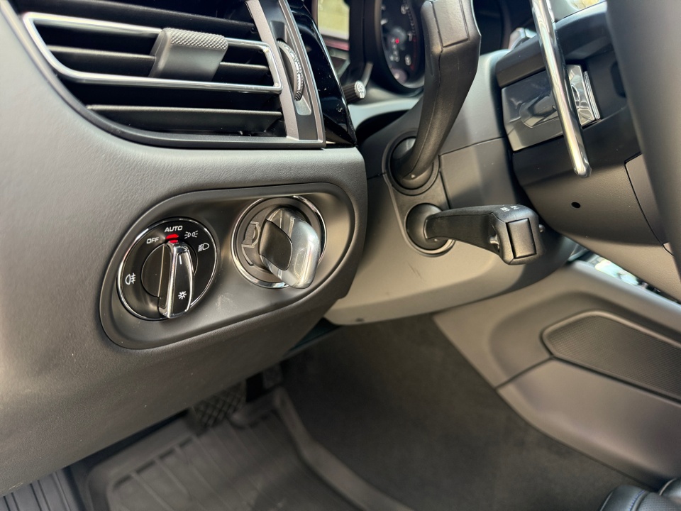 WP1AA2A58TLB10660 2026 Porsche Macan T