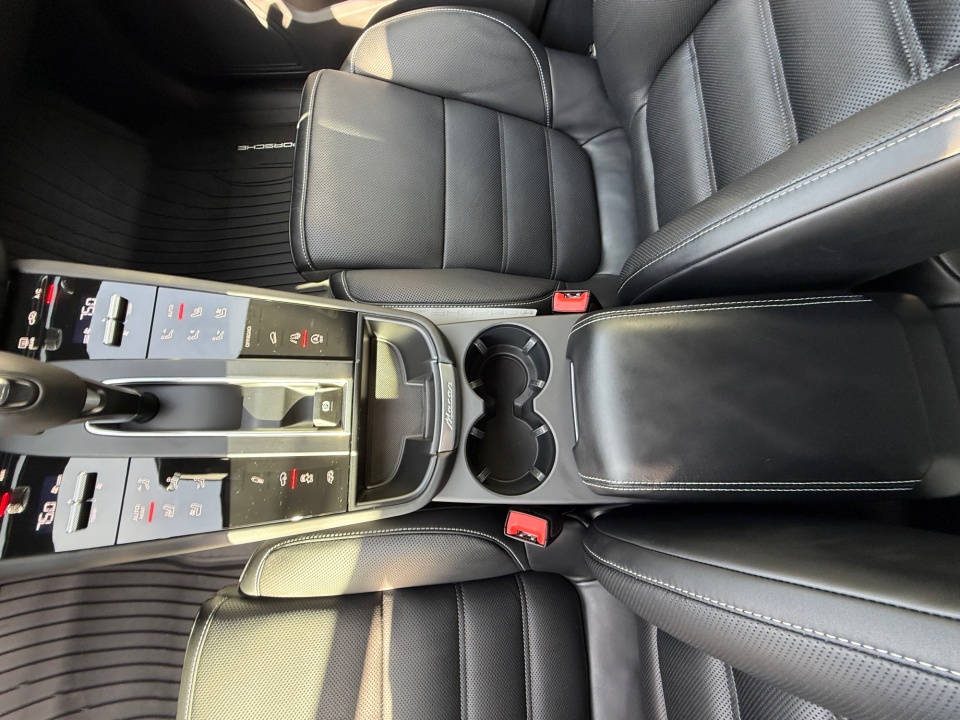 WP1AA2A59TLB05791 2026 Porsche Macan T