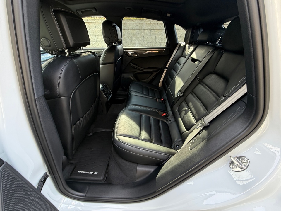 WP1AA2A59TLB05791 2026 Porsche Macan T