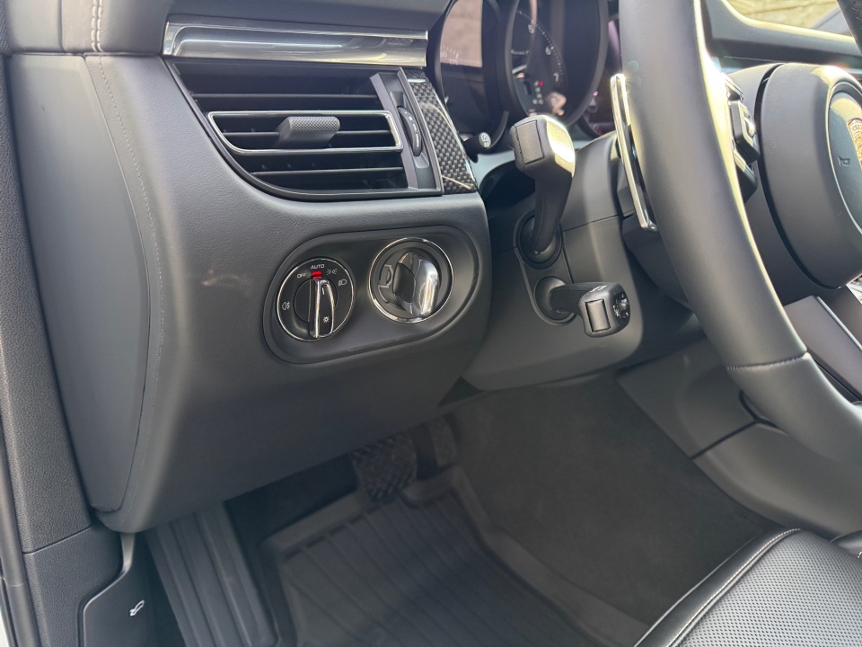 WP1AA2A59TLB05791 2026 Porsche Macan T