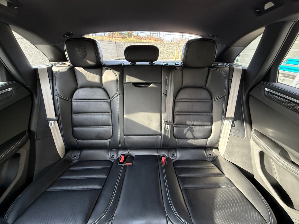 WP1AA2A59TLB05791 2026 Porsche Macan T