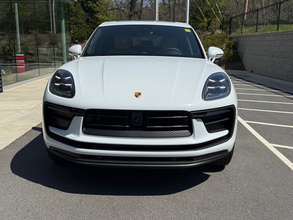 WP1AA2A5XTLB10658 2026 Porsche Macan T