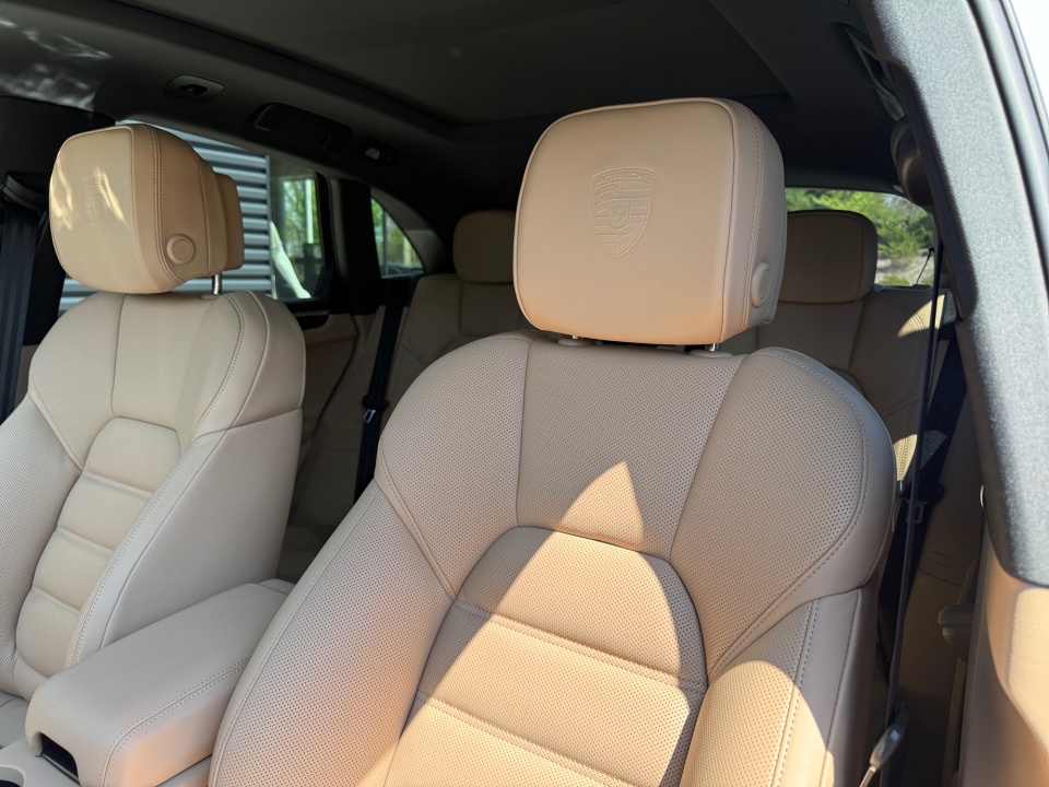 WP1AA2A5XTLB10658 2026 Porsche Macan T