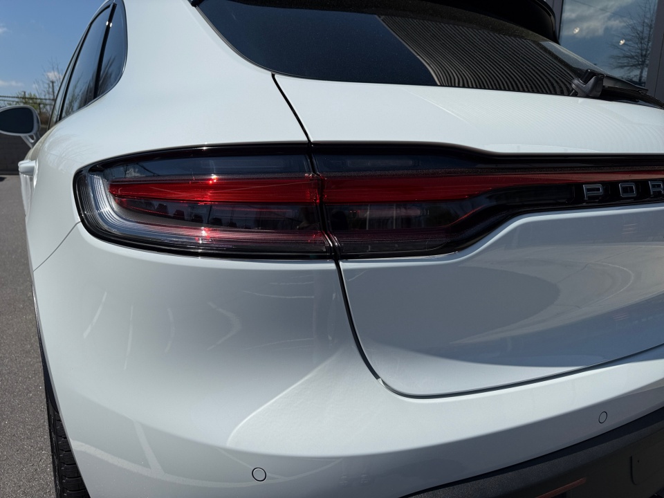 WP1AA2A5XTLB10658 2026 Porsche Macan T