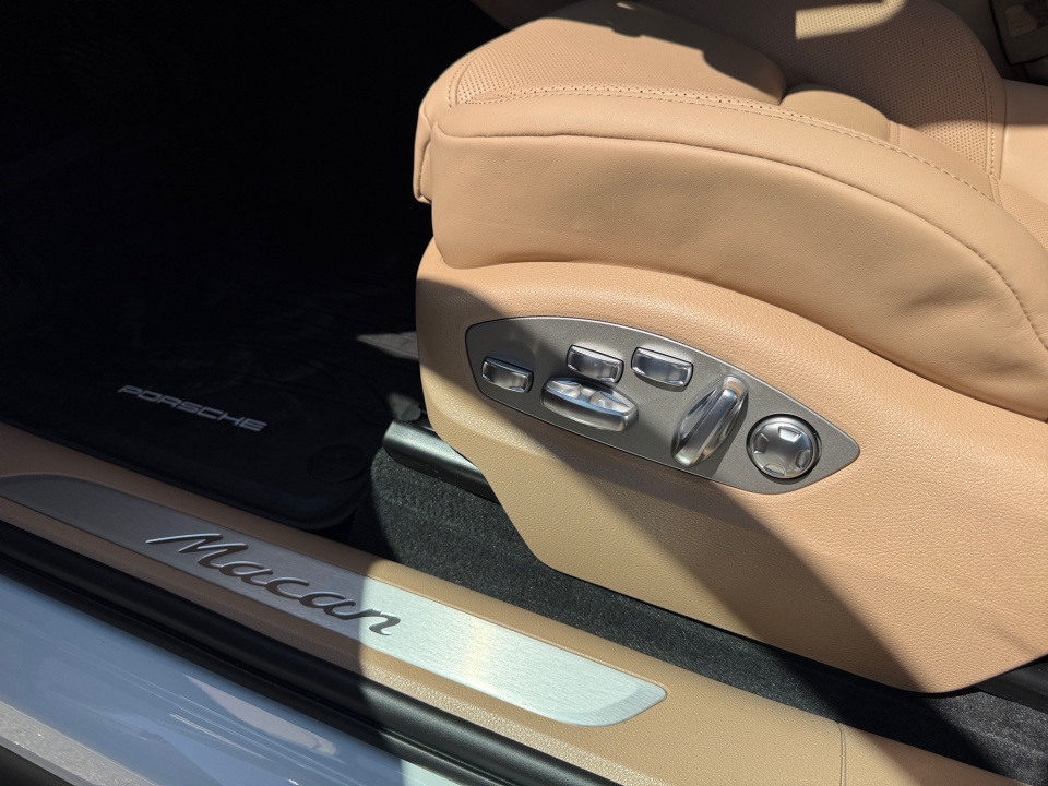 WP1AA2A5XTLB10658 2026 Porsche Macan T