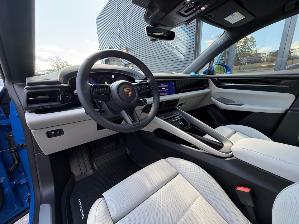 WP1AA2XA1TL001586 2026 Porsche Macan Electric Electric 4