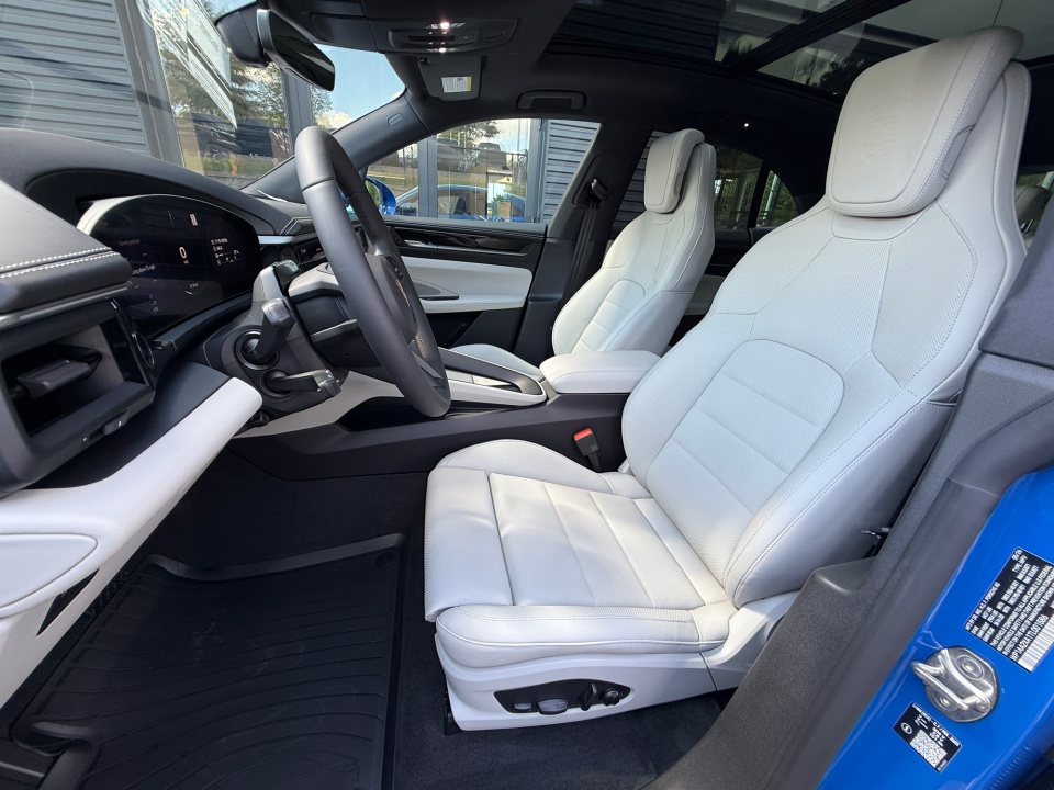 WP1AA2XA1TL001586 2026 Porsche Macan Electric Electric 4