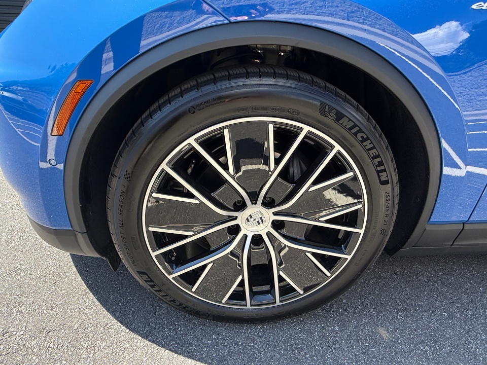 WP1AA2XA1TL001586 2026 Porsche Macan Electric Electric 4