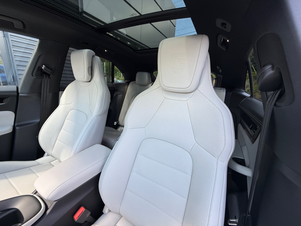 WP1AA2XA1TL001586 2026 Porsche Macan Electric Electric 4
