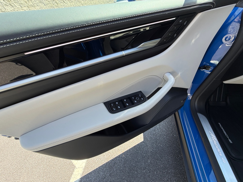 WP1AA2XA1TL001586 2026 Porsche Macan Electric Electric 4